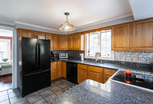 $699,900 | 27 Arabian Way, Chester, NH 03036