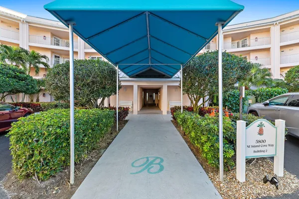 $629,900 | 5800 Northeast Island Cove Way, Unit 2107, Stuart, FL 34996