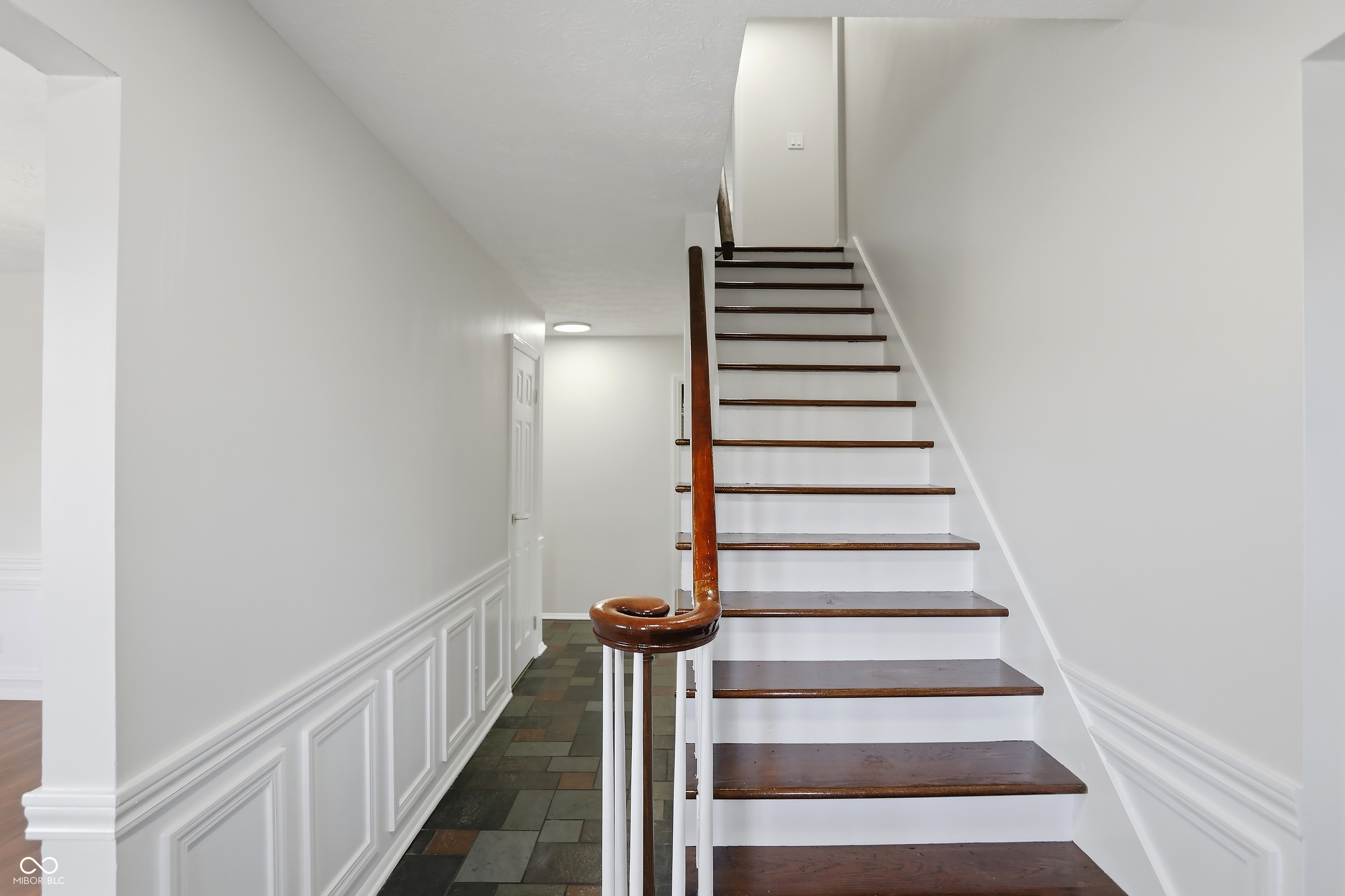 5441 North Kenmore Road Indianapolis, IN 46226 - Photo 11 of 56