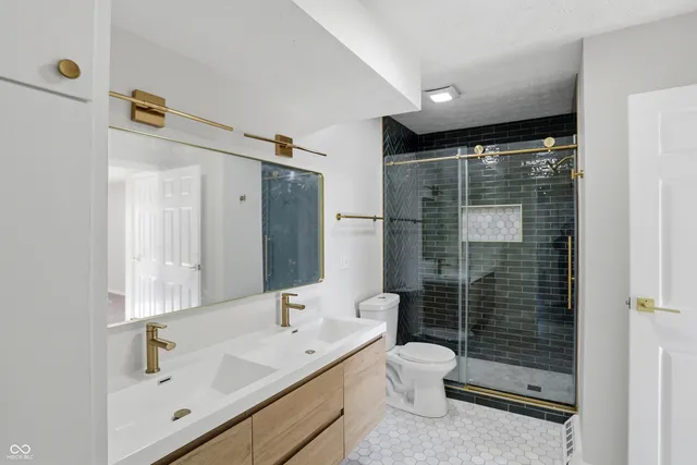 $389,000 | 5441 North Kenmore Road, Indianapolis, IN 46226