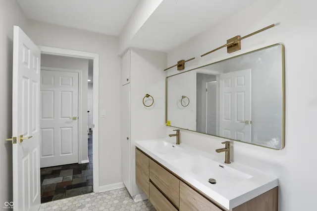 $389,000 | 5441 North Kenmore Road, Indianapolis, IN 46226