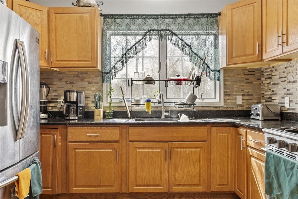 38 Burdette Road Dracut, MA 01826 - Photo 12 of 39