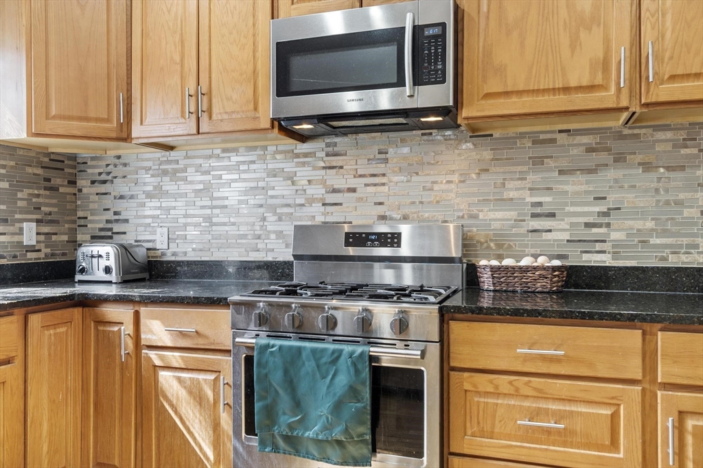 38 Burdette Road Dracut, MA 01826 - Photo 13 of 39