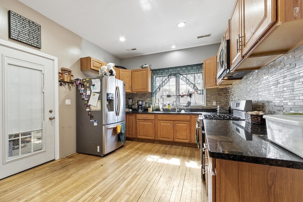 38 Burdette Road Dracut, MA 01826 - Photo 14 of 39