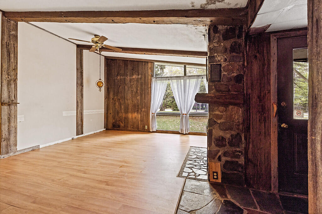 587 Lewiston Road Topsham, ME 04086 - Photo 3 of 25 01_BP5A0564_DxO_mls