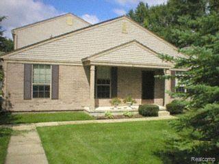 60 Pine Tree Ridge, Unit 21 Waterford, MI 48327 - Photo 1 of 1 unit front