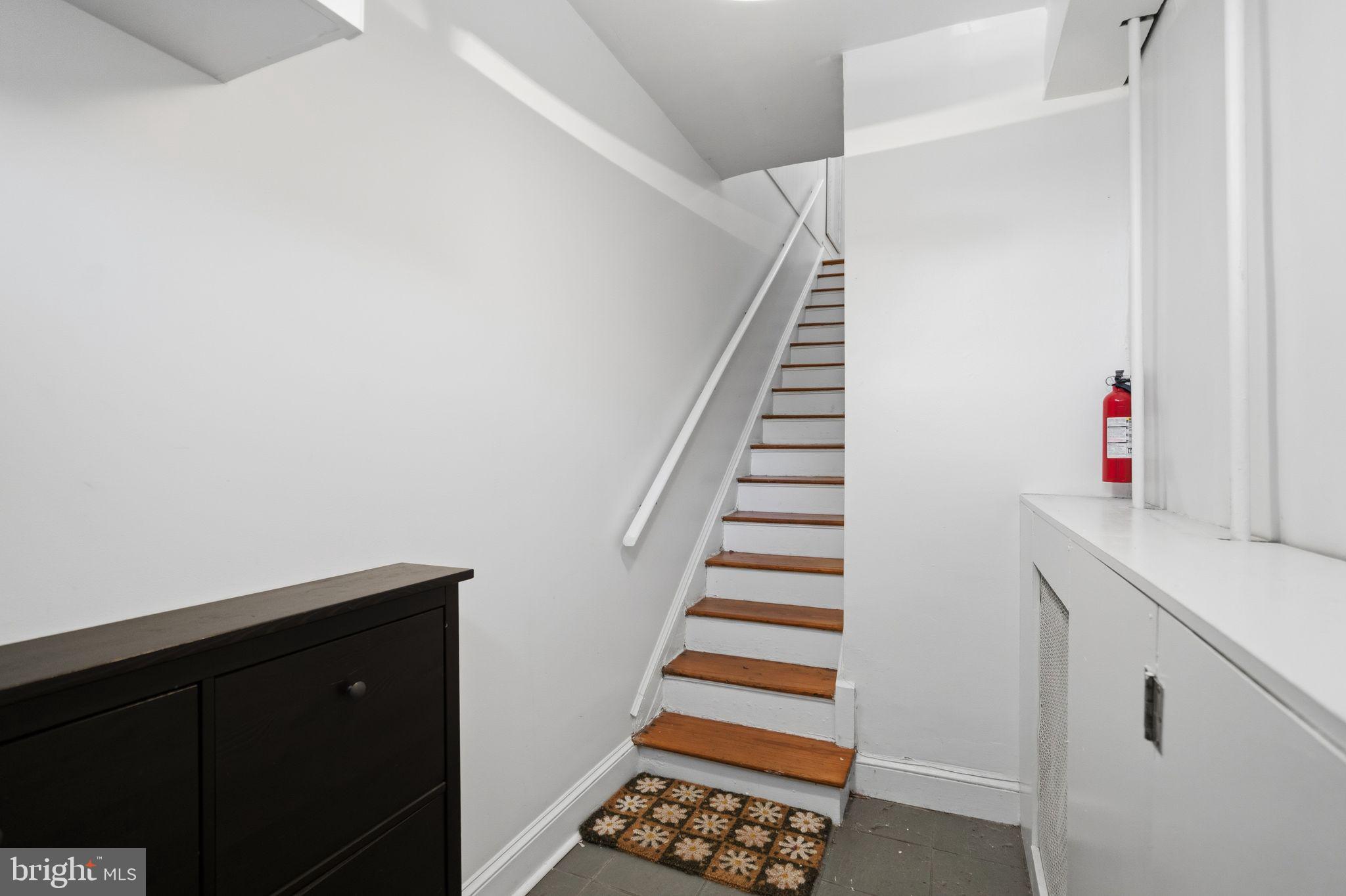 3267 Prospect Street Northwest Washington, DC 20007 - Photo 5 of 42 Foyer