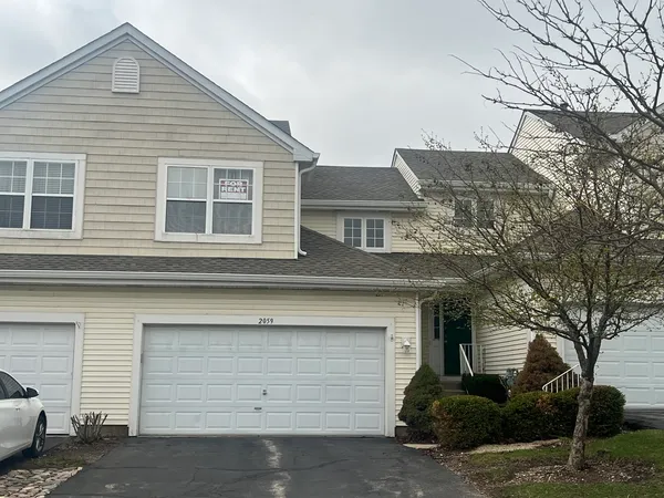 $2,300 | 2059 Orchard Lane, Carpentersville, IL 60110