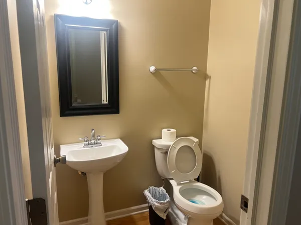 $2,300 | 2059 Orchard Lane, Carpentersville, IL 60110