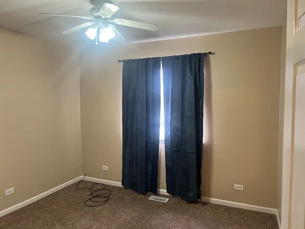 $2,300 | 2059 Orchard Lane, Carpentersville, IL 60110