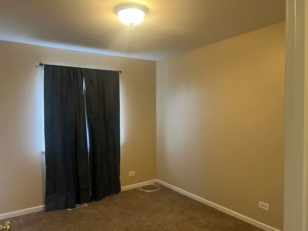 $2,300 | 2059 Orchard Lane, Carpentersville, IL 60110