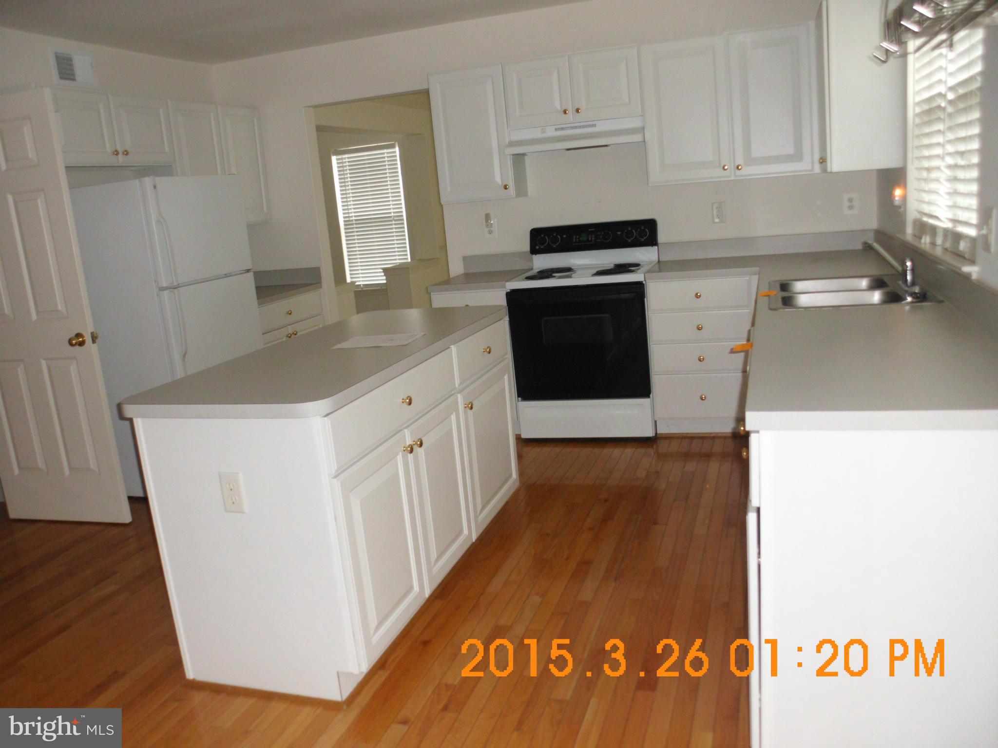 10200 Waterwell Way Laurel, MD 20708 - Photo 11 of 25 Kitchen