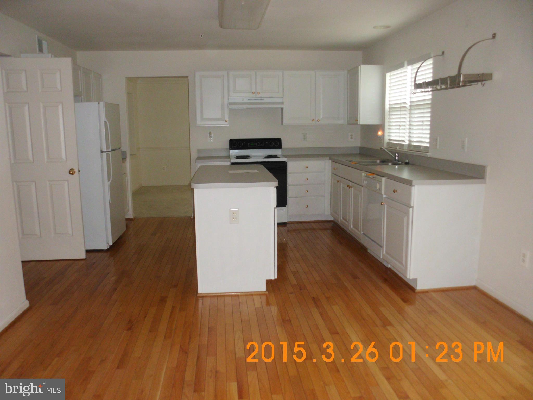 10200 Waterwell Way Laurel, MD 20708 - Photo 23 of 25 Kitchen