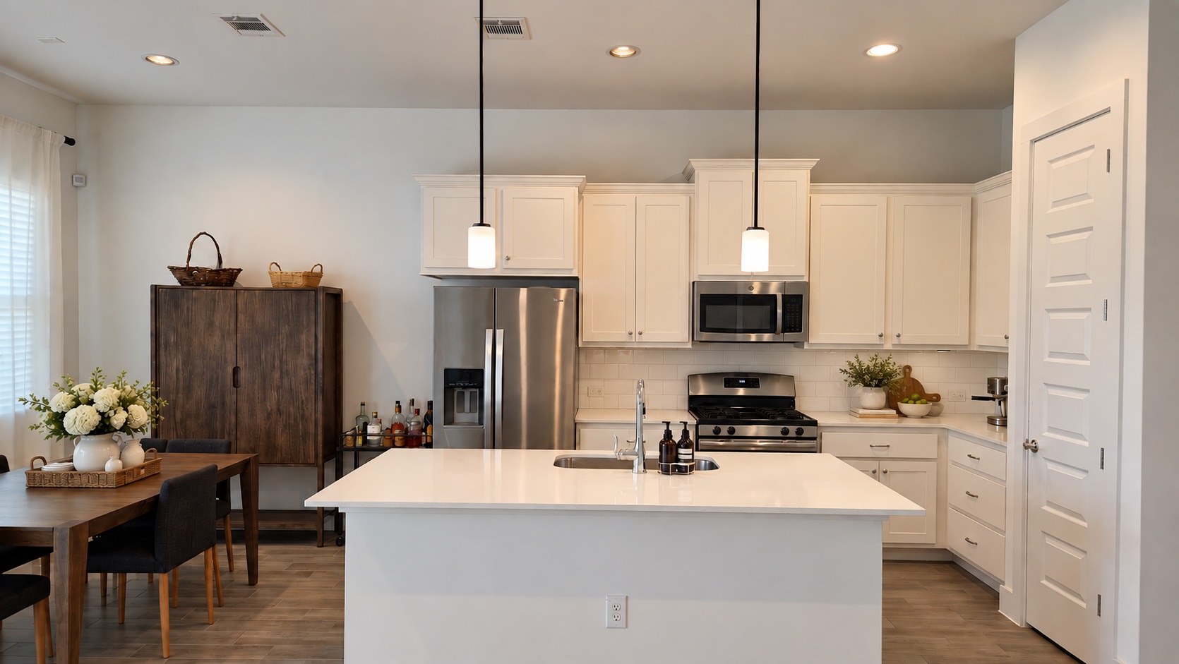 204 Verrado Path Austin, TX 78745 - Photo 3 of 15 Gallery Image 3