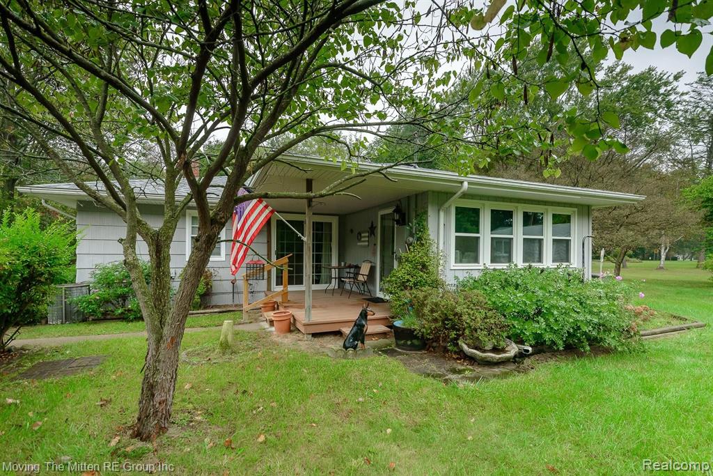 16867 Renton Road Belleville, MI 48111 - Photo 37 of 46