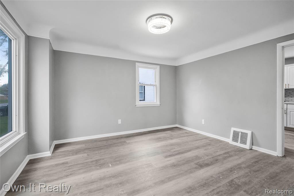 26010 Yale Street Inkster, MI 48141 - Photo 7 of 22