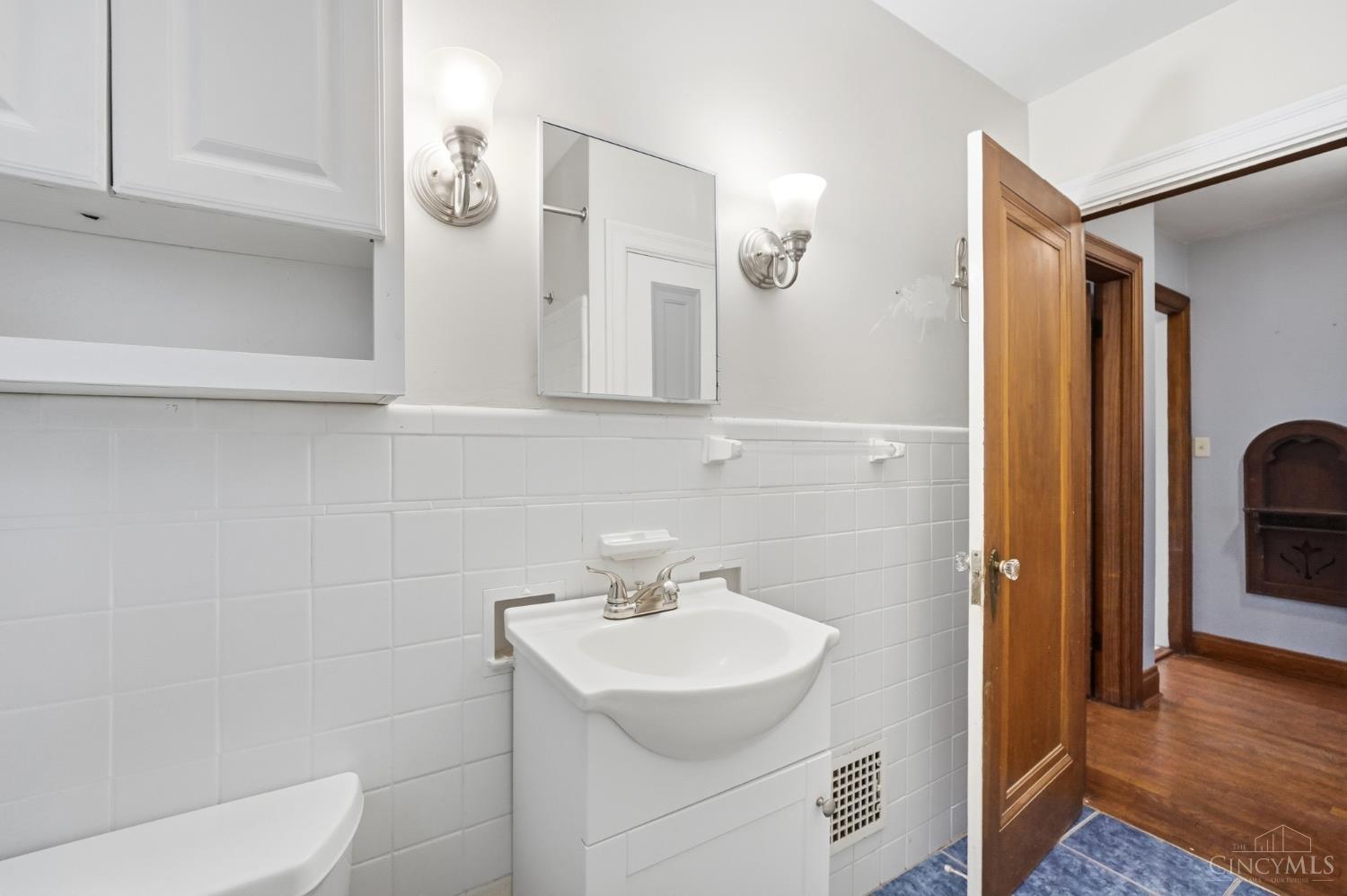 5555 Leumas Road Cincinnati, OH 45239 - Photo 25 of 40