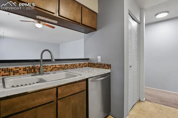 a close view of sink and tap