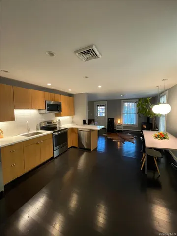 $2,300 | 44 Main Street, Unit 2 FRONT, Millerton, NY 12546