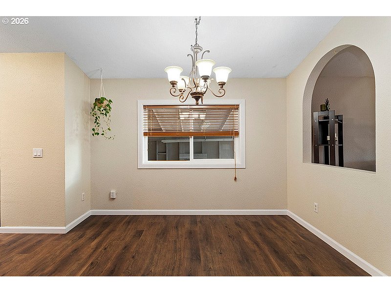 774 Southwest Sunset Way, Unit 79 Troutdale, OR 97060 - Photo 7 of 23 Dining Area