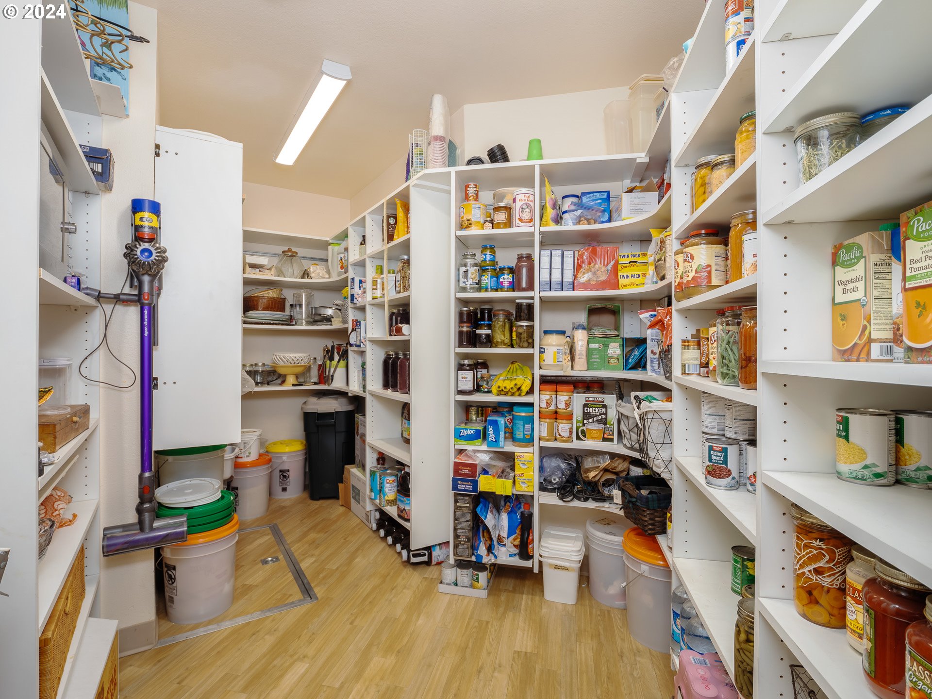 25200 Southwest McConnell Road Sherwood, OR 97140 - Photo 15 of 48