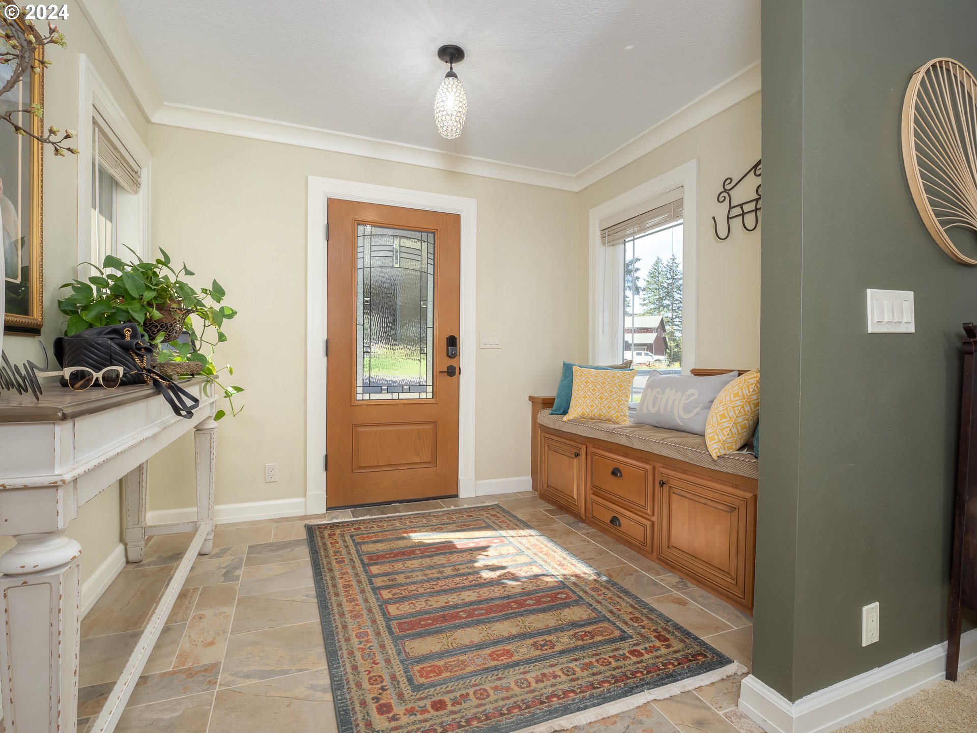 25200 Southwest McConnell Road Sherwood, OR 97140 - Photo 5 of 48 Entrance/Foyer