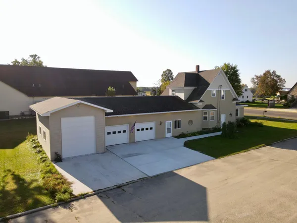 $239,900 | 701 Douglas Avenue, Henning, MN 56551