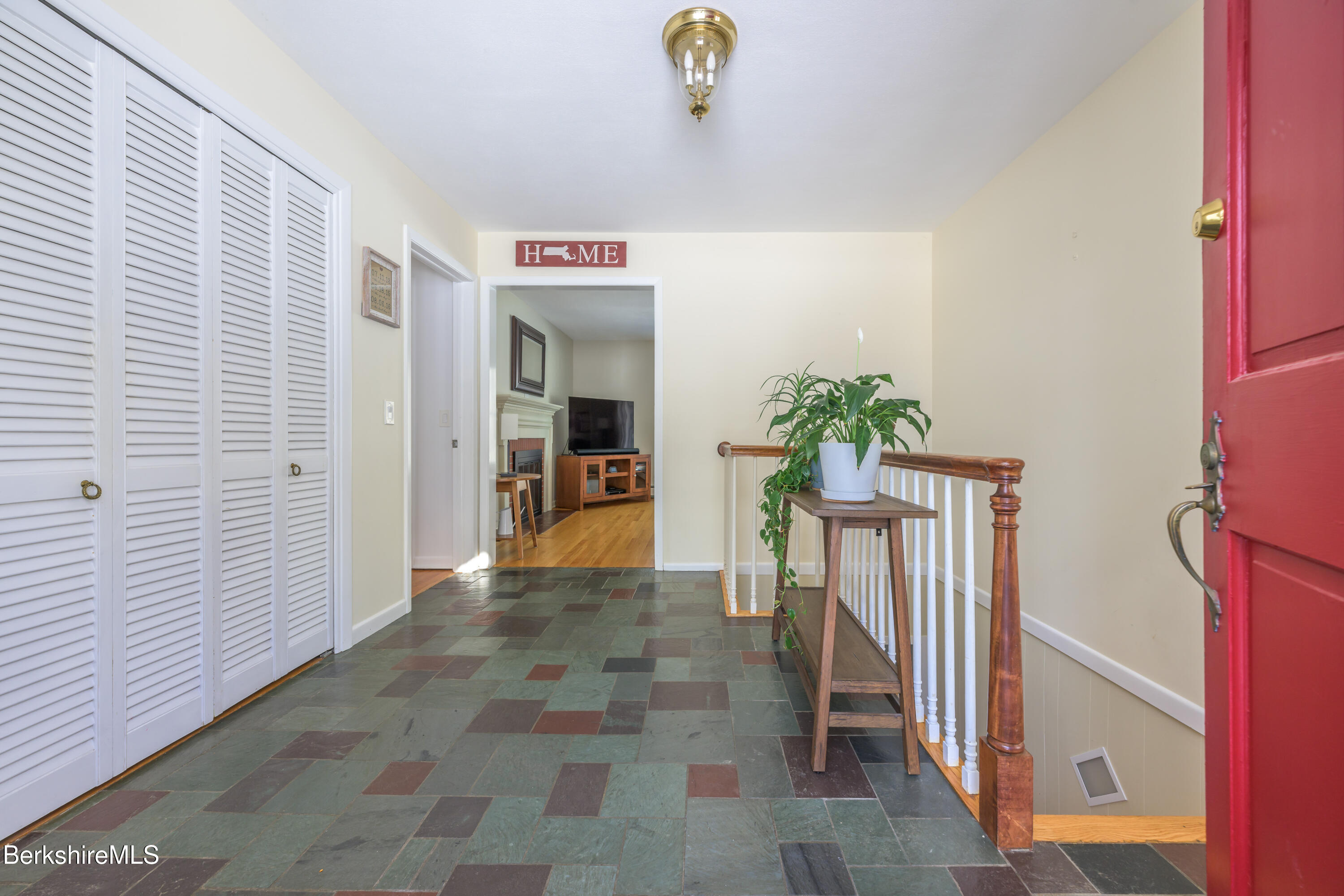 40 Leroi Drive Pittsfield, MA 01201 - Photo 8 of 38 a view of entryway with livingroom