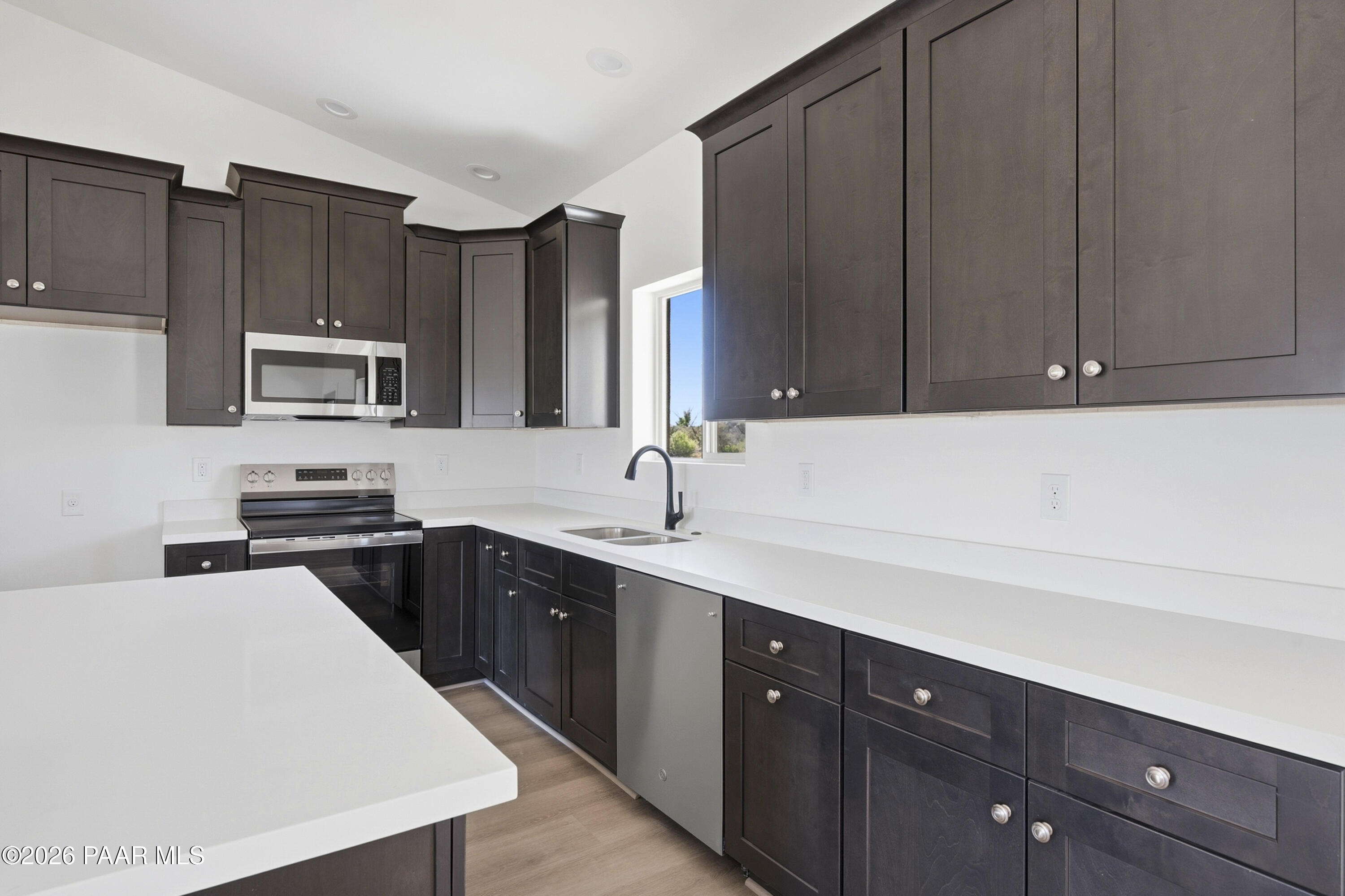 13650 East Soleil Down Road Mayer, AZ 86333 - Photo 15 of 45 23-Kitchen 3