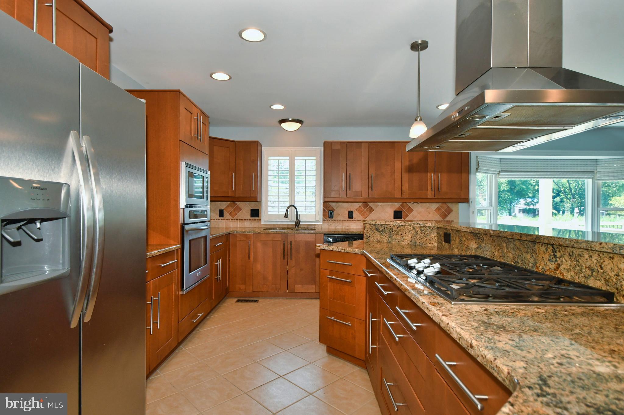3835 Annadale Road Baltimore, MD 21222 - Photo 27 of 53 Kitchen-lots of cabinets and large island