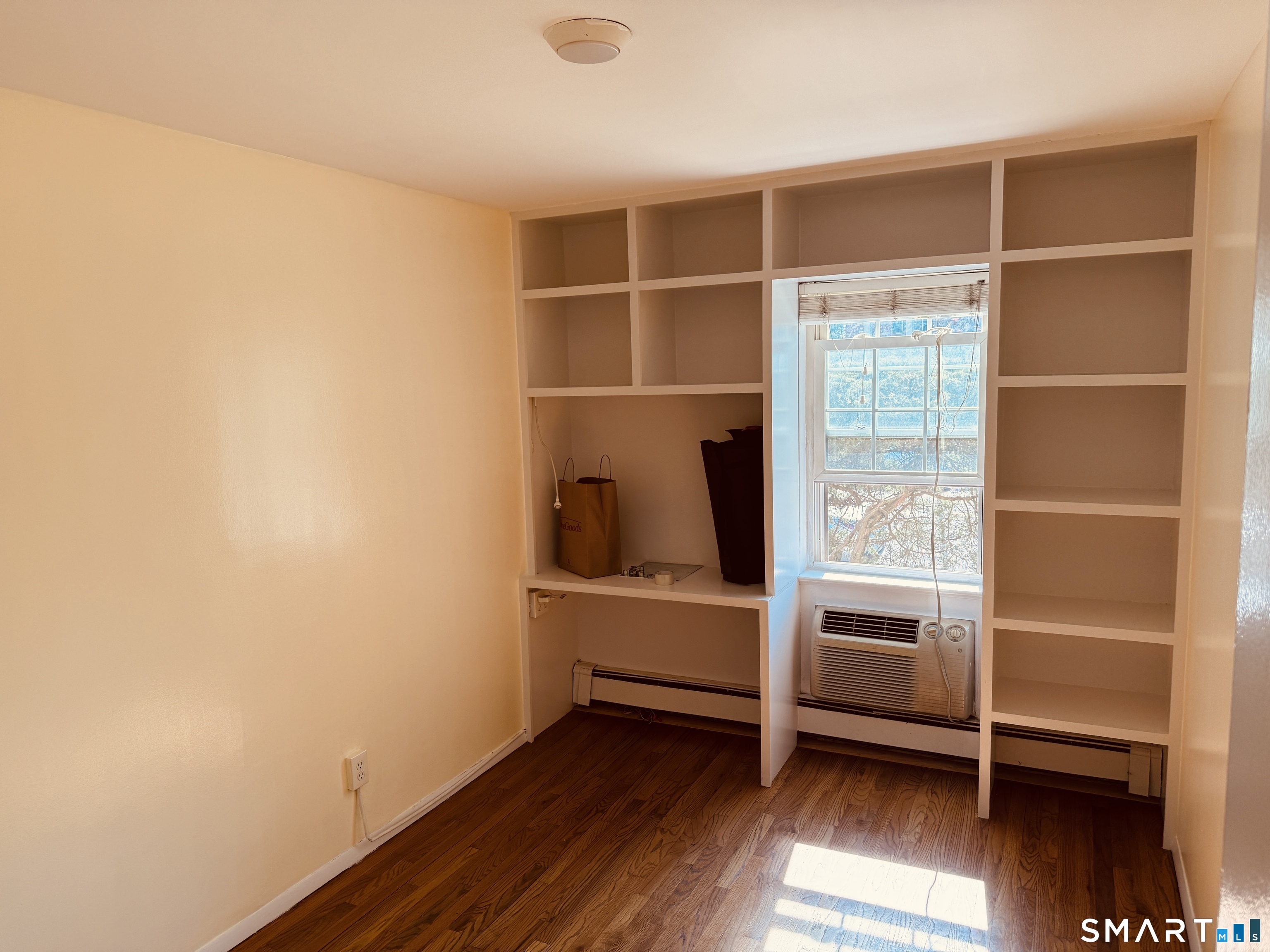 11 Belltown Road, Unit 1 Stamford, CT 06905 - Photo 5 of 11