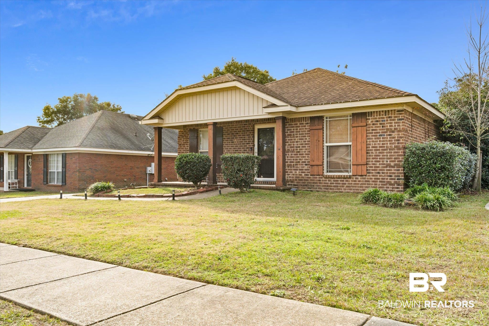 2855 Rebecca Drive West Mobile, AL 36618 - Photo 2 of 22 View of front of house with a front yard