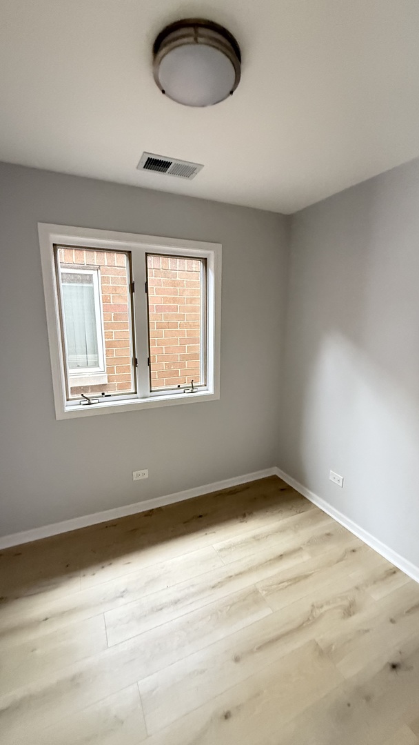 341 West 24th Street, Unit 3 Chicago, IL 60616 - Photo 8 of 12
