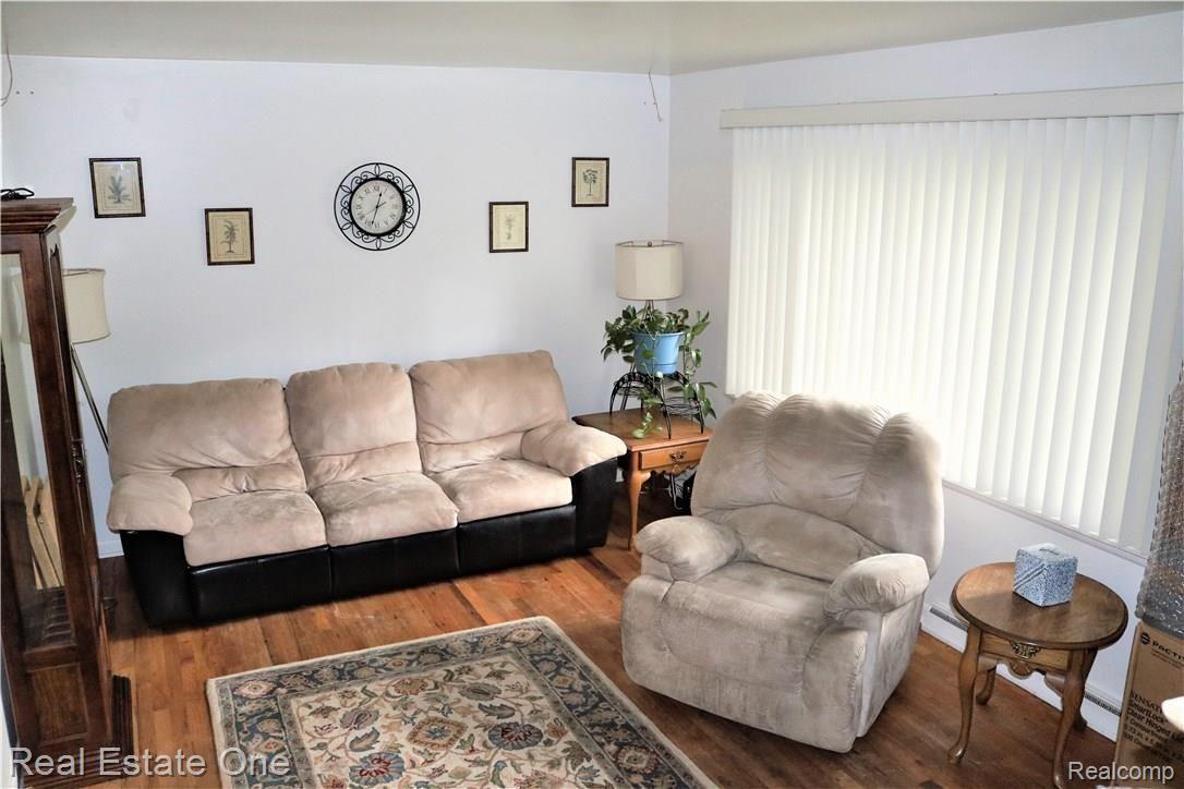 3500 Gregory Road Lake Orion, MI 48359 - Photo 15 of 30 IMG_6125 (2).JPG