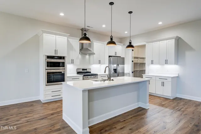 $699,900 | 880 Granby Road, Kingsport, TN 37660