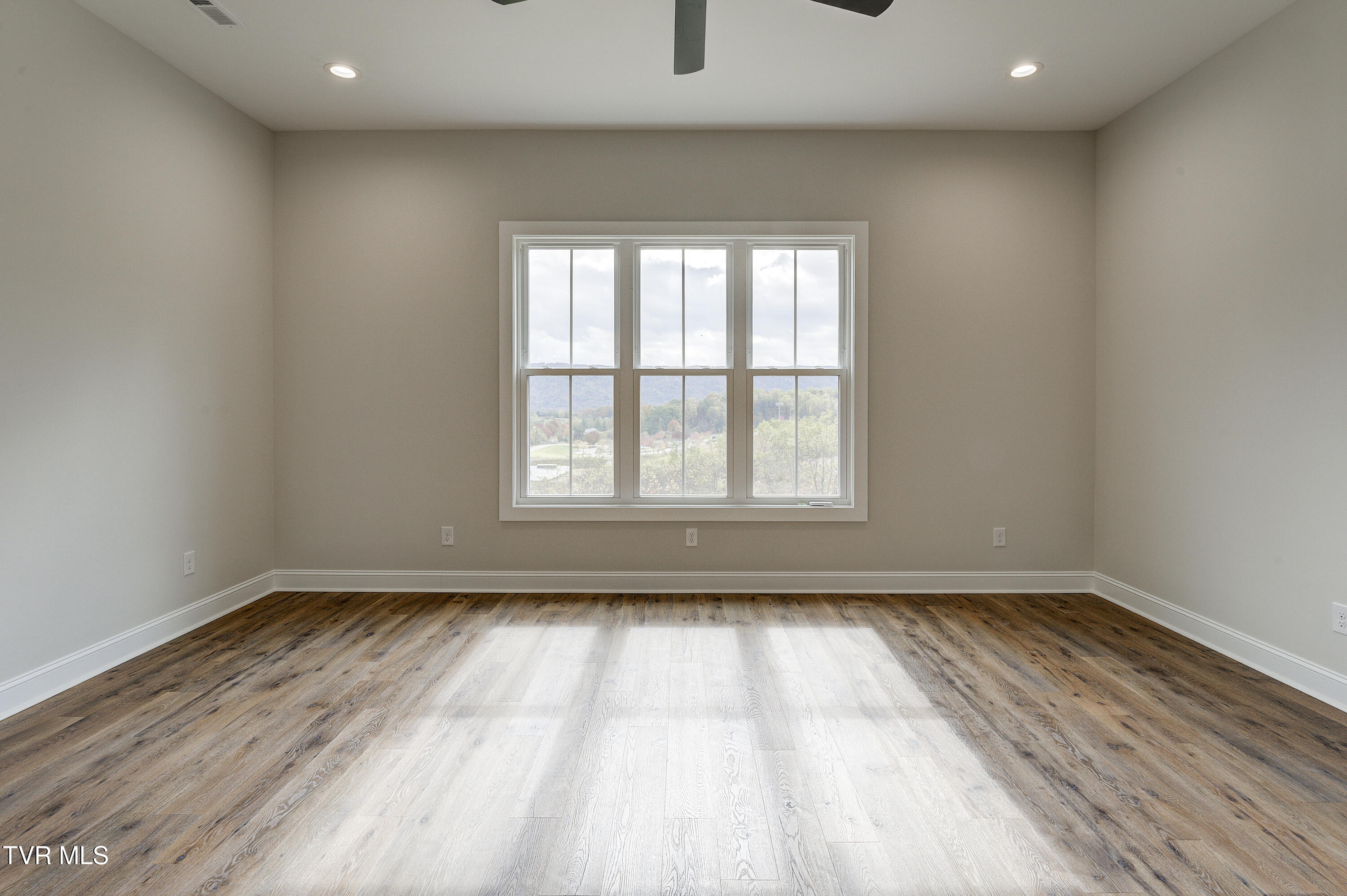 880 Granby Road Kingsport, TN 37660 - Photo 31 of 69 Granby880--26