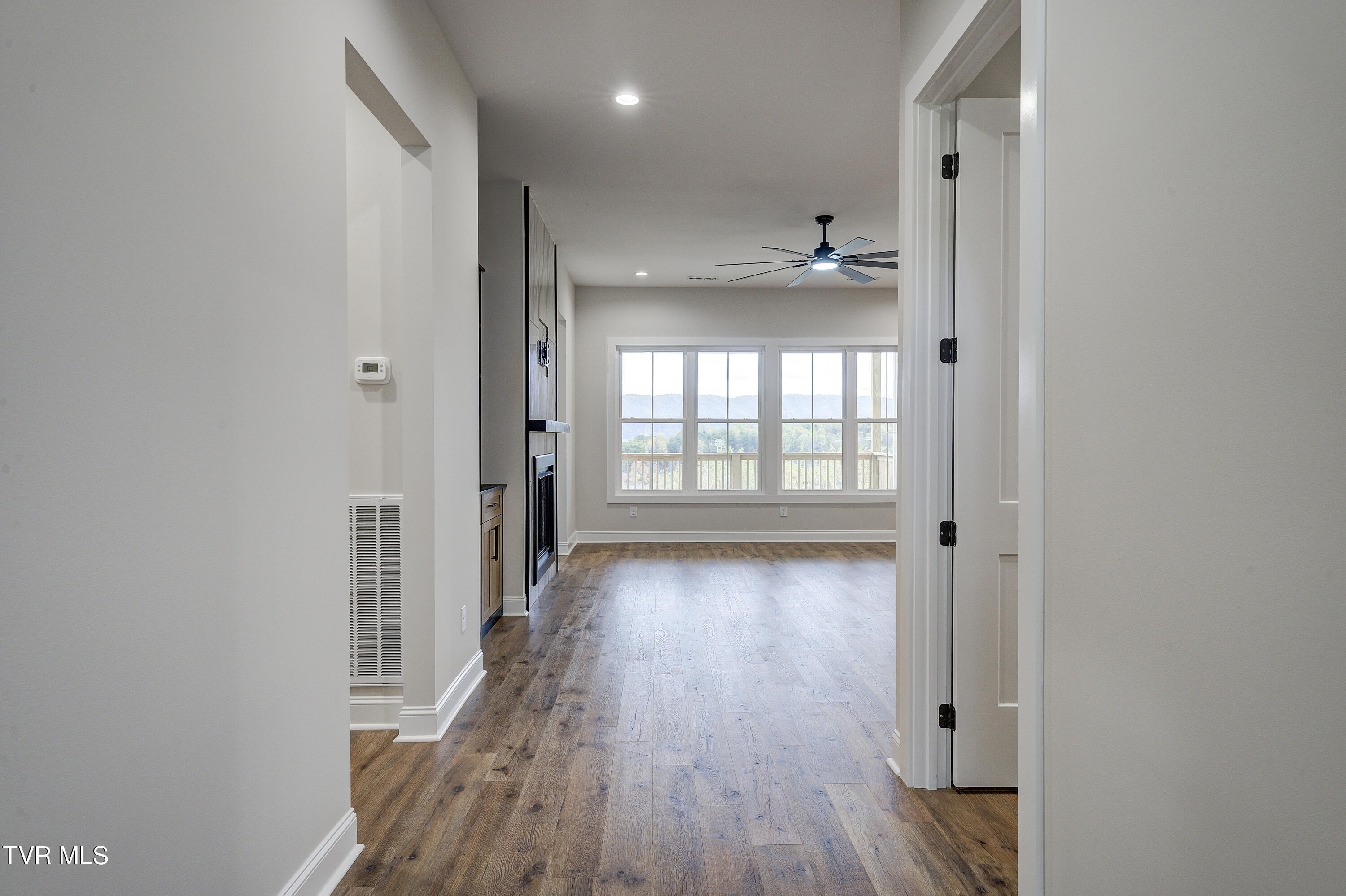 880 Granby Road Kingsport, TN 37660 - Photo 7 of 69 Granby880--1