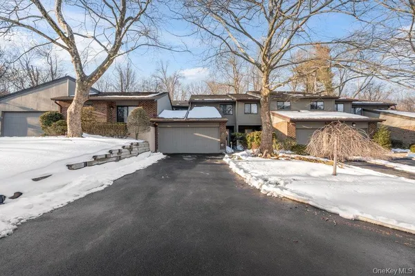 $1,178,000 | 8 Wimbledon Court, Jericho, NY 11753