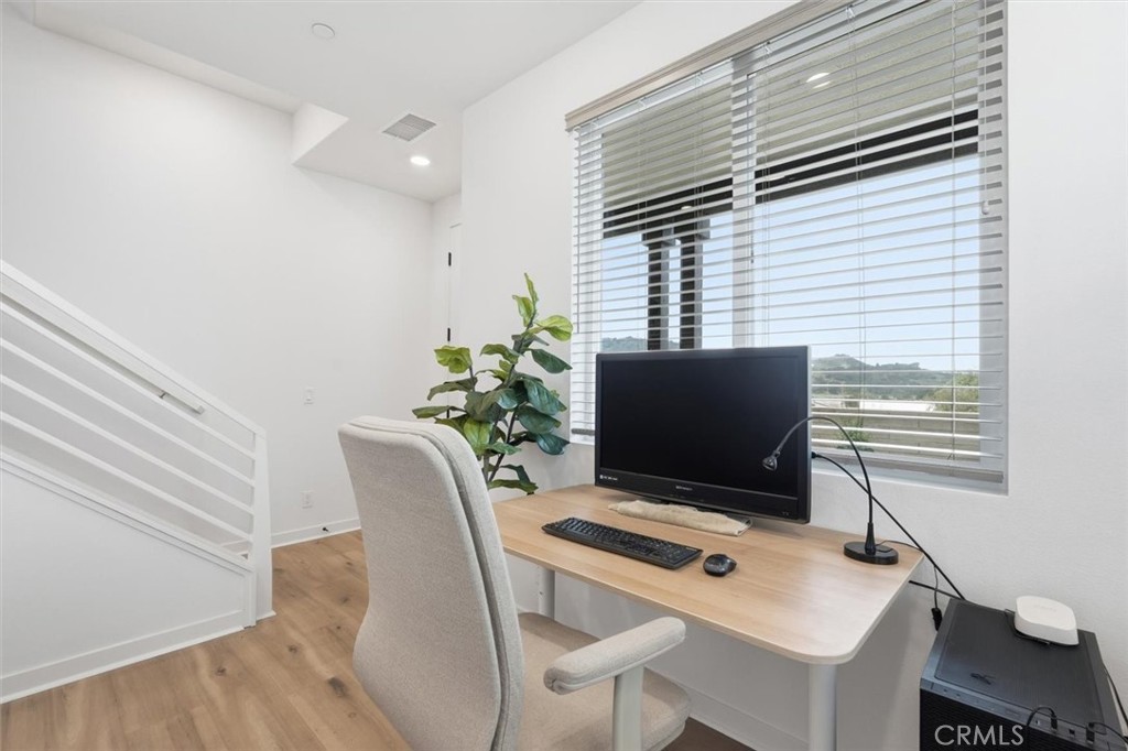 361 Gelding Way Rancho Mission Viejo, CA 92694 - Photo 13 of 59 a workspace with furniture and window
