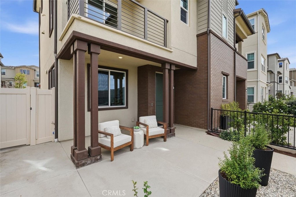 361 Gelding Way Rancho Mission Viejo, CA 92694 - Photo 8 of 59 Front yard/patio