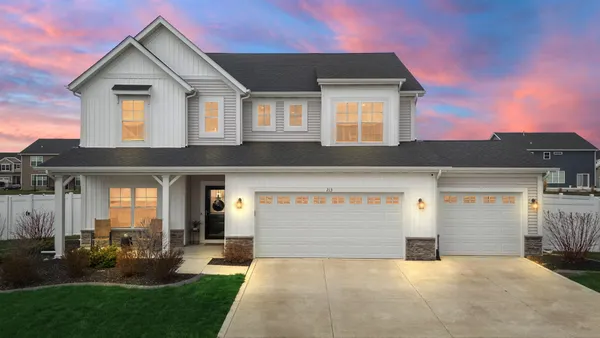$524,900 | 213 Grandale Drive, Valparaiso, IN 46385