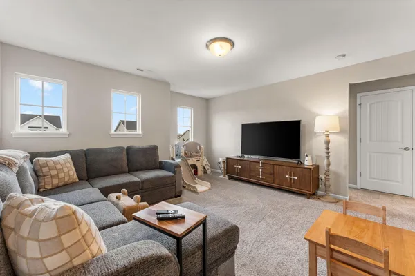 $524,900 | 213 Grandale Drive, Valparaiso, IN 46385