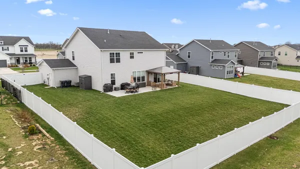 $524,900 | 213 Grandale Drive, Valparaiso, IN 46385