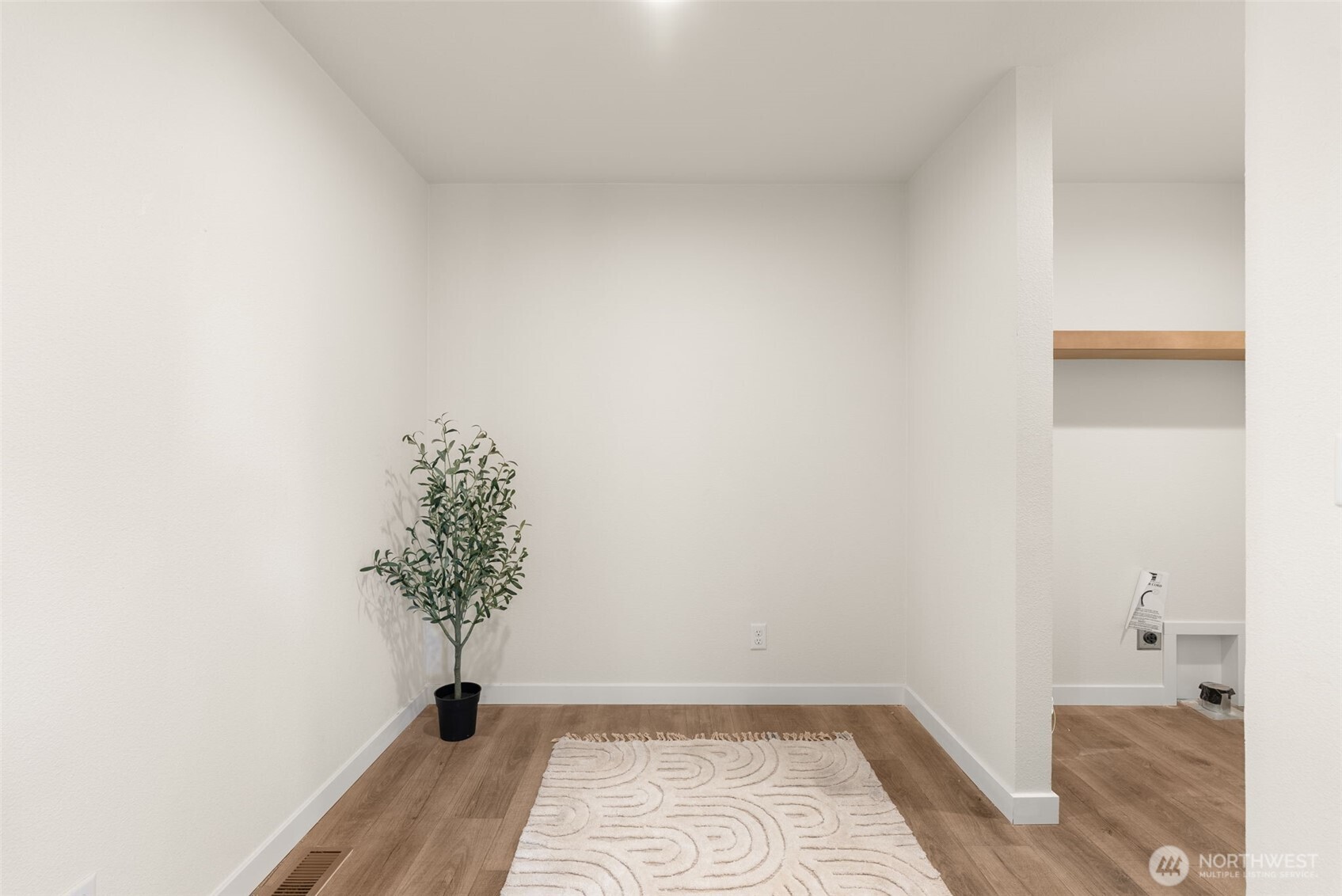 1088 Koontz Road Napavine, WA 98532 - Photo 21 of 36 a view of a small space