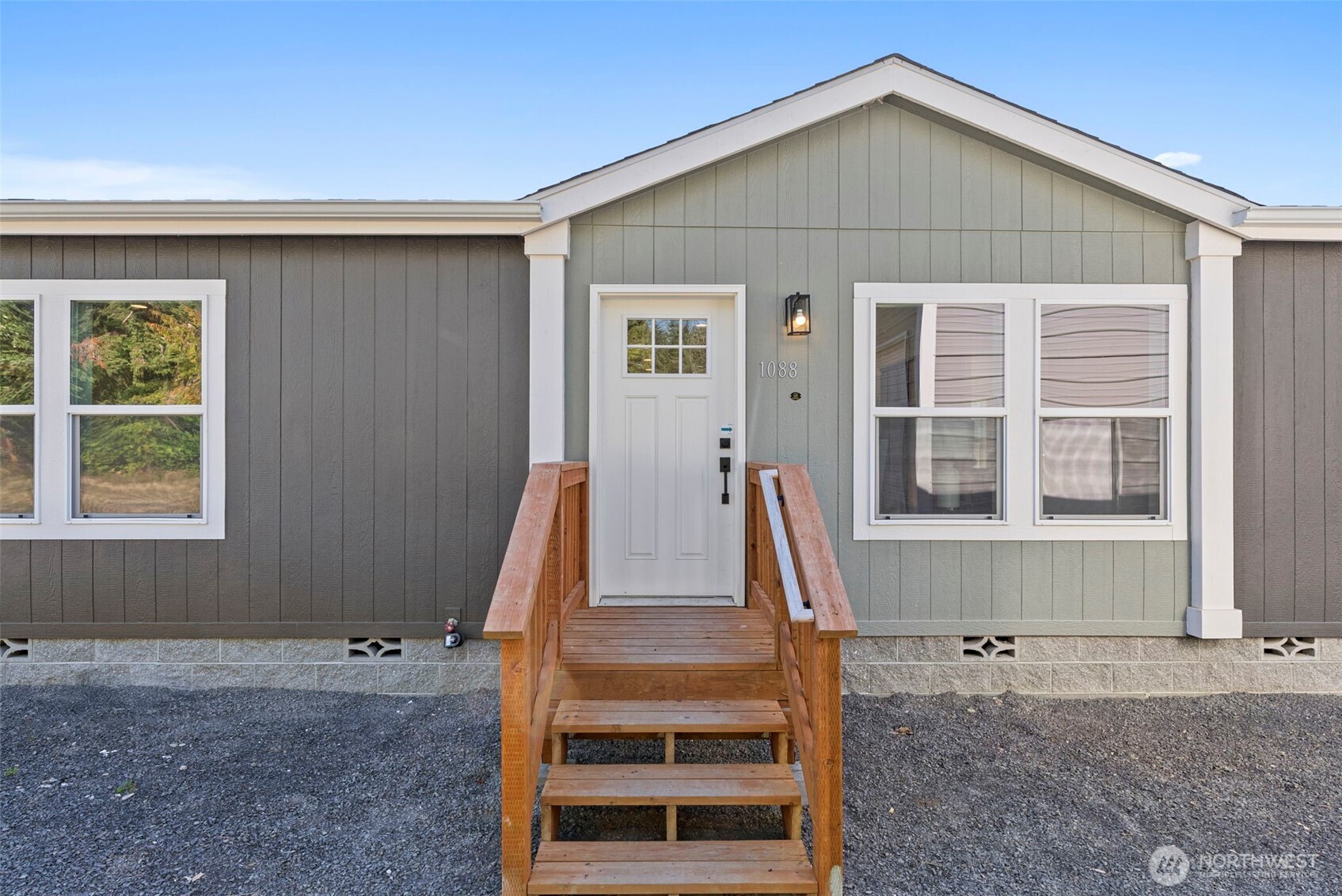1088 Koontz Road Napavine, WA 98532 - Photo 28 of 36 a front view of a house with a yard