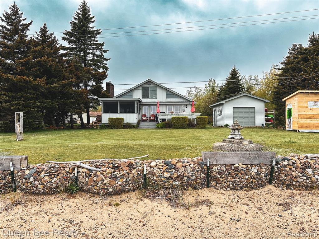 2109 South Lake Shore Road Harbor Beach, MI 48441 - Photo 2 of 19