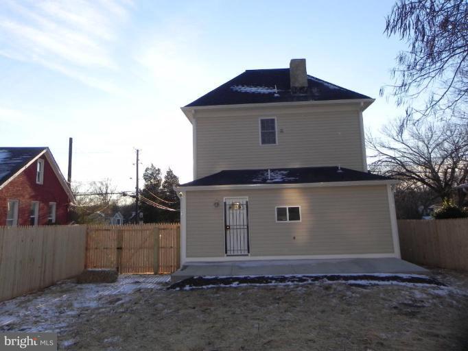 6034 Addison Road Capitol Heights, MD 20743 - Photo 16 of 26 Exterior (Rear)