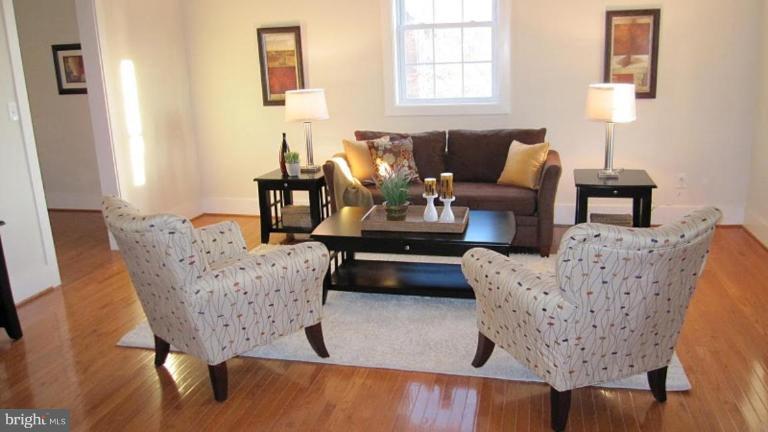 6034 Addison Road Capitol Heights, MD 20743 - Photo 3 of 26 Living Room