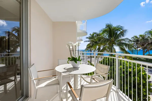 $4,895,000 | 100 Worth Avenue, Unit 317, Palm Beach, FL 33480