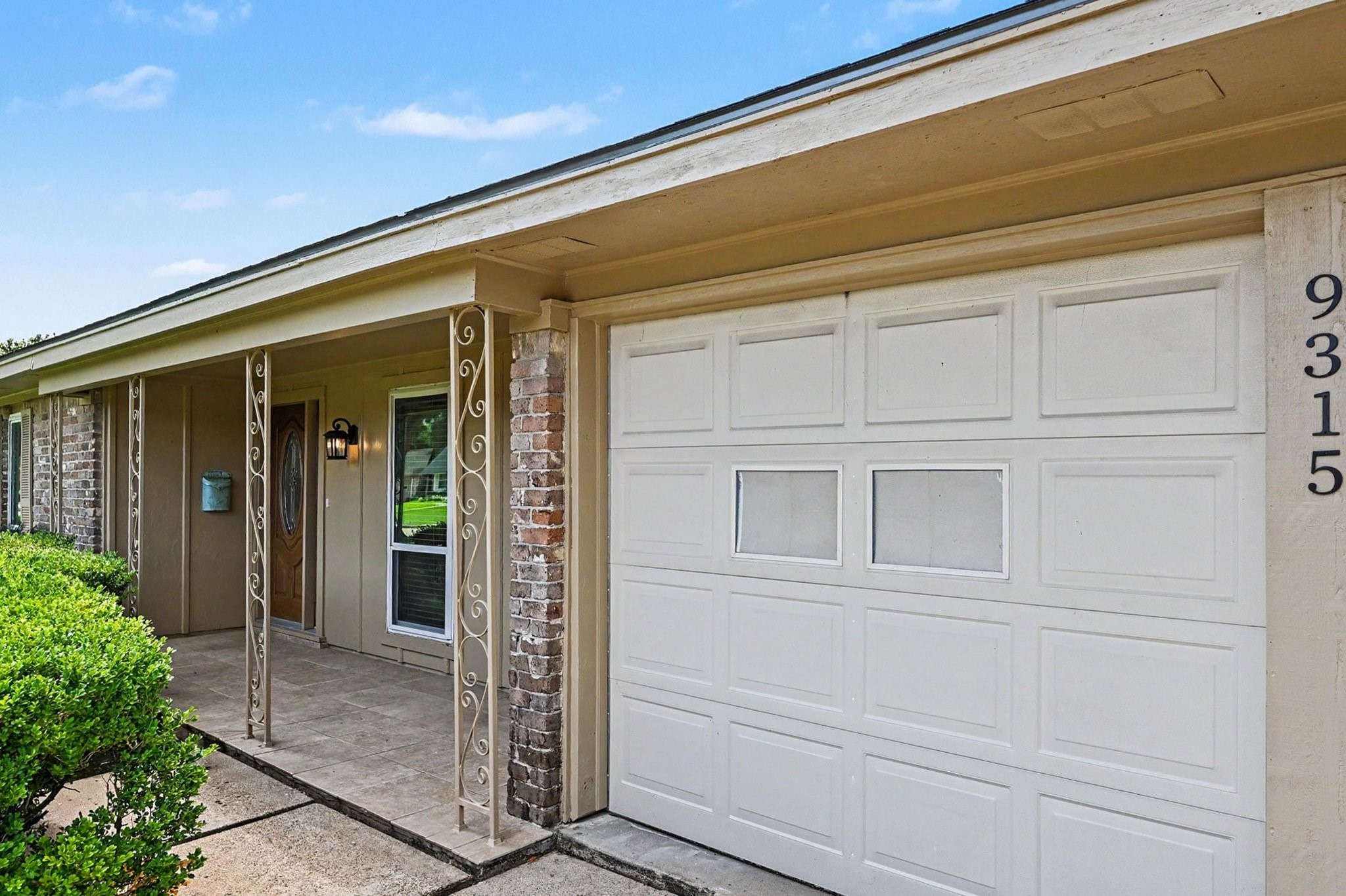 9315 Val Verde Street Houston, TX 77063 - Photo 3 of 27